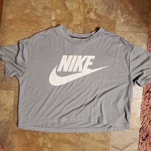 Nike NWOT cropped tee